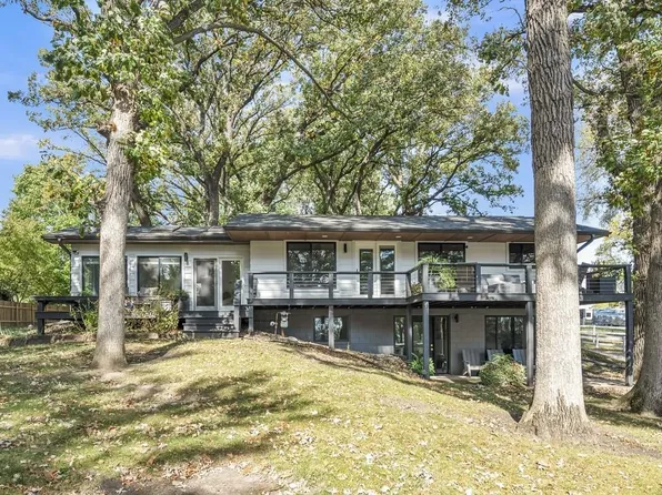 1800 Lakeshore Dr, Okoboji, IA 51355