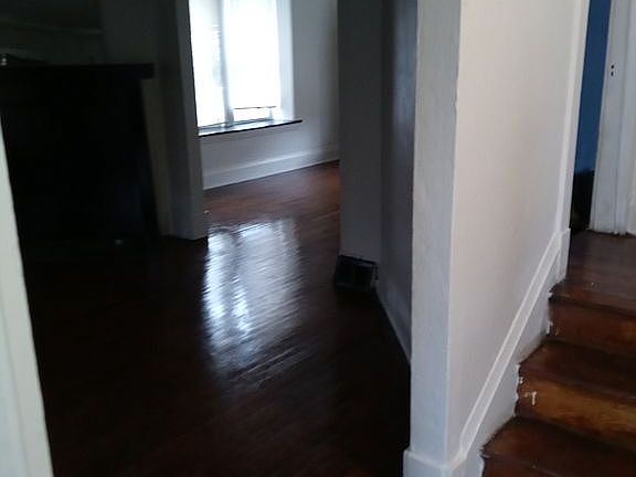 4th image of 13525 Beaumont St