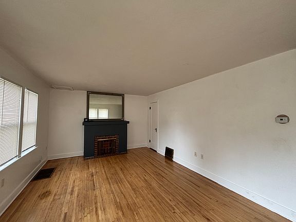 3rd image of 12 W 16th Ave