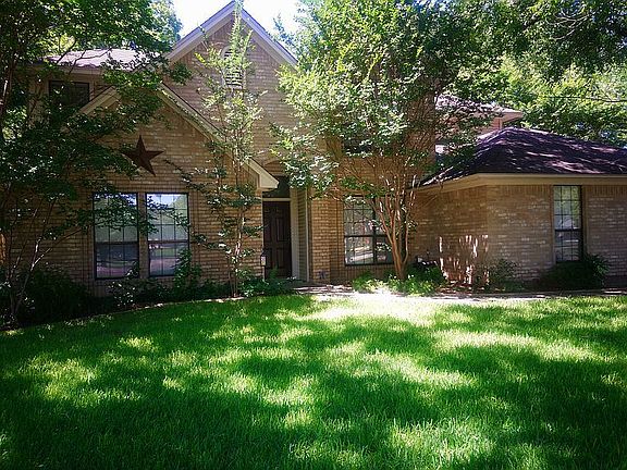 3rd image of 8403 Westover Cir