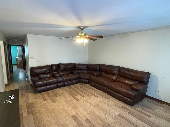 4th image of 14540 Kolin Ave