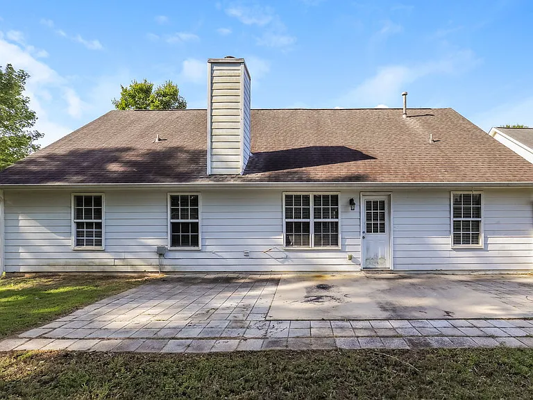 409 Mazley Dr — Photo 17