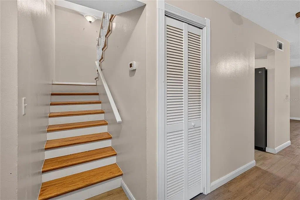2 bed, 2.5 bath, 1199 sqft, $1,400 — Photo 2