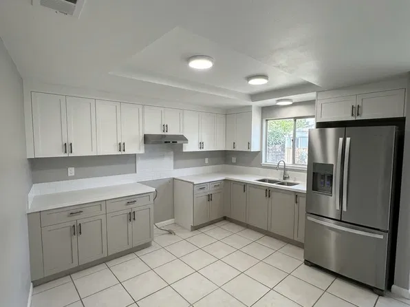 (undisclosed Address), Rialto, CA 92376