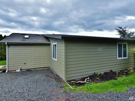 4th image of 18264 Hyak Ln NE