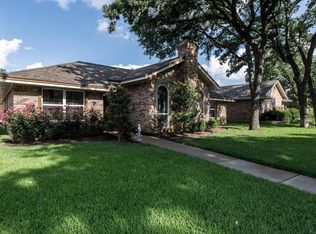 2105 Rockbrook Dr, Arlington, TX 76006