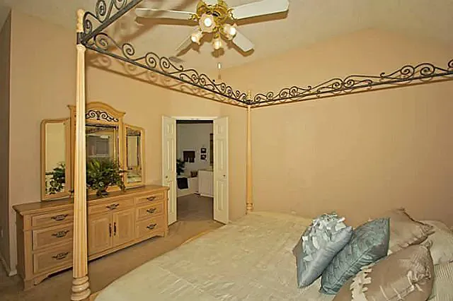 7261 Saint Augustine Dr — Photo 3