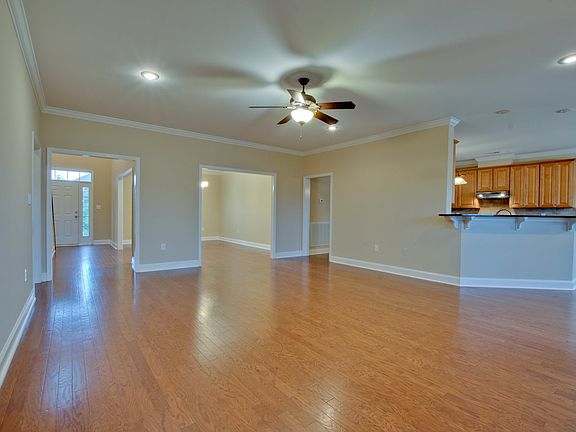 3rd image of 125 Mill Park Ln