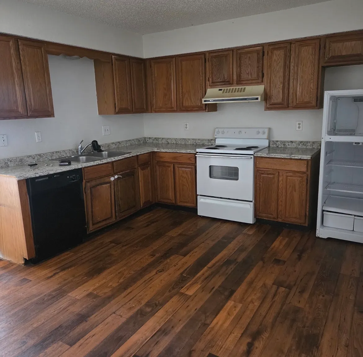 618 Wolftrap Dr — Photo 2