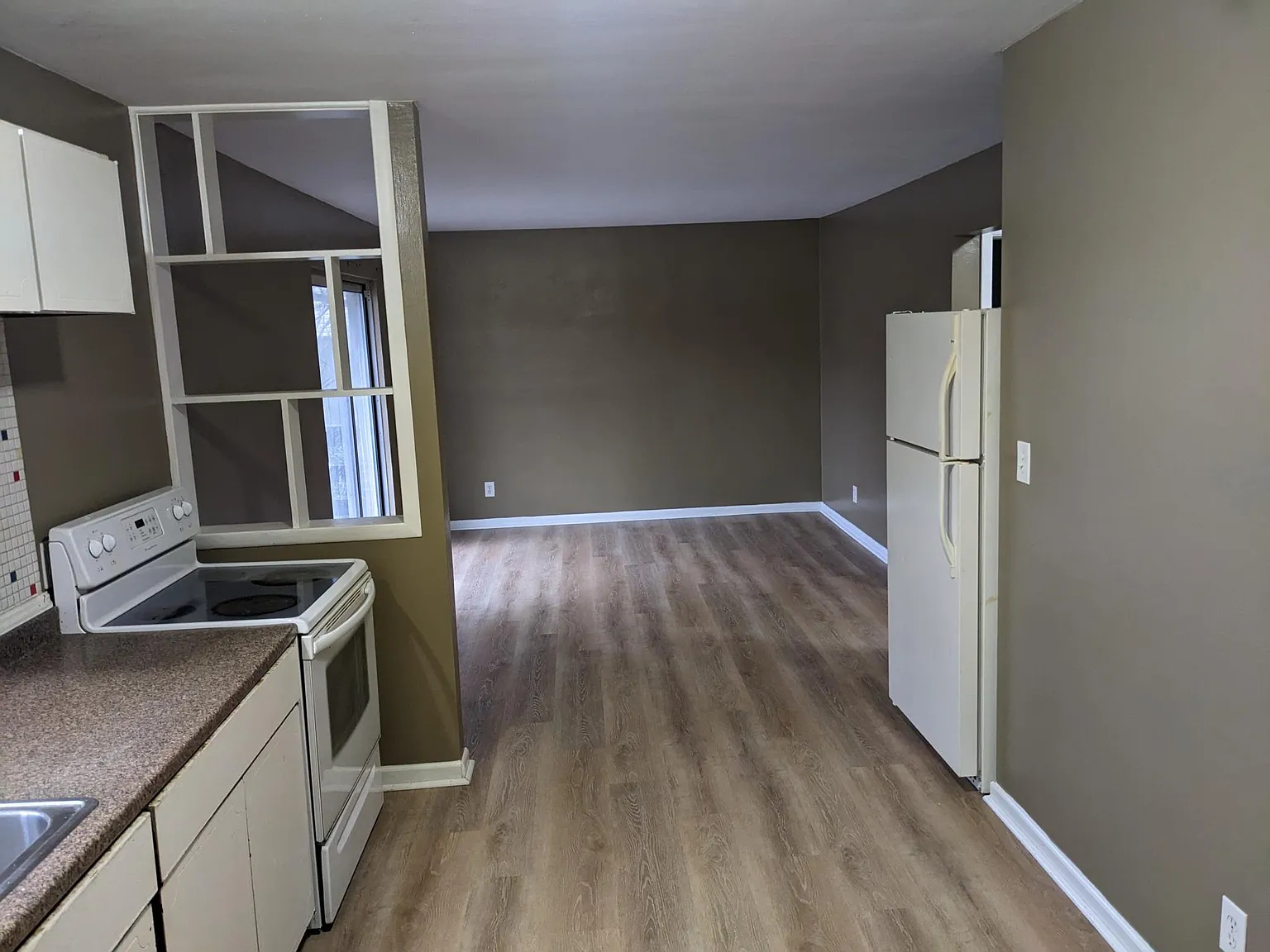 2 bed, 800 sqft, $950 — Photo 1