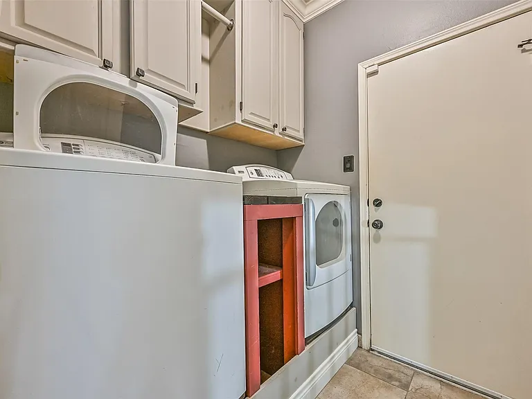 2714 Safe Harbour Cir — Photo 20