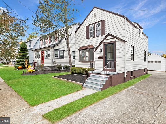 3rd image of 49 E Greenwood Ave