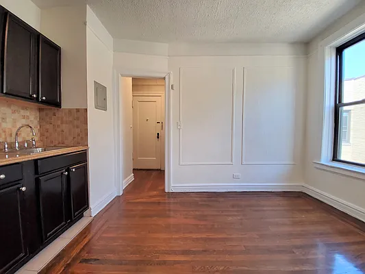 Rented by Made In NY Realty | media 25