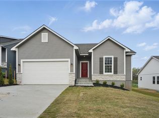 2433 NW Sunnyvale Ct, Blue Springs, MO 64015