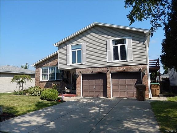 2nd image of 208 N Seine Dr