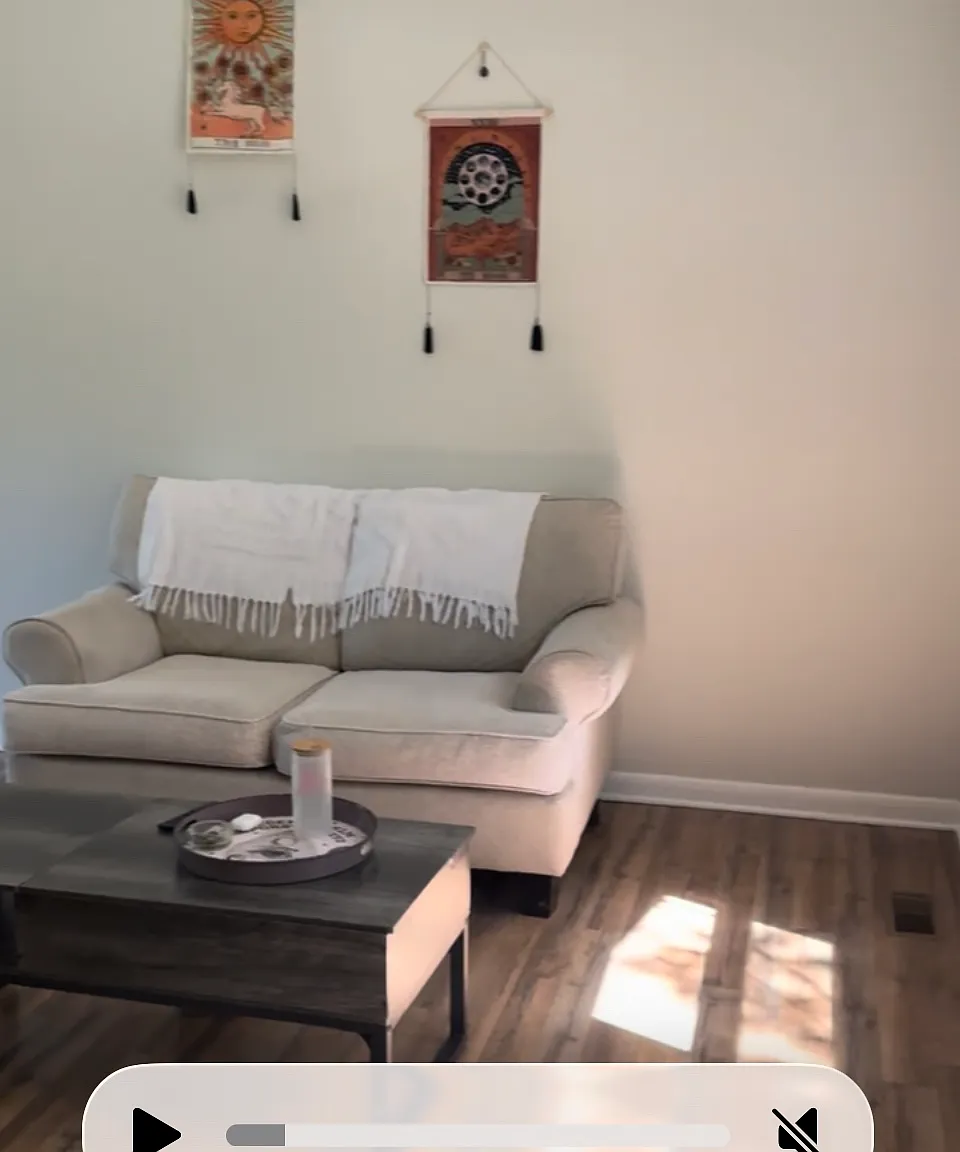 211 Marilyn Dr — Photo 1