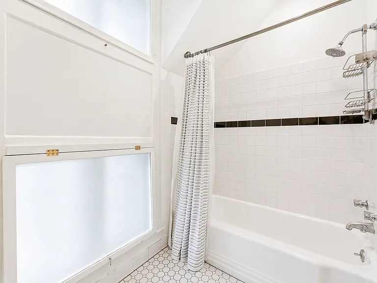 235 1/2 Greenwood St #CH — Photo 14