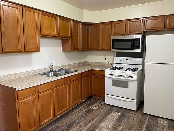 4th image of 3282 Brown St #1