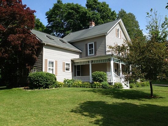 SIDE GARDENS