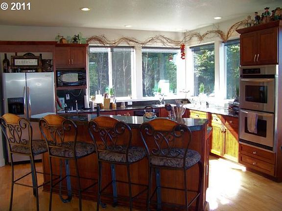 5th image of 9717 NE Livingston Mountain Ct