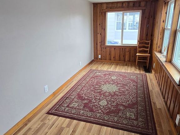 2nd image of 409 W Memorial Dr