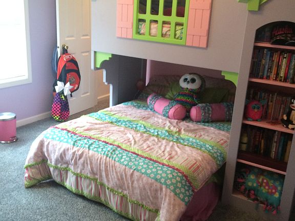 Large bedrooms with WIC