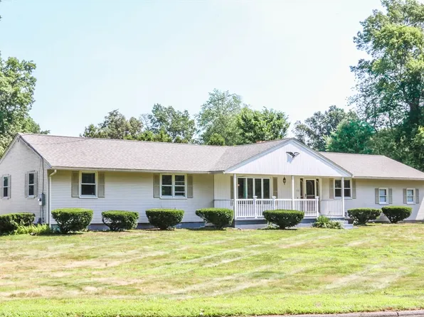152 Brookhaven Dr, East Longmeadow, MA 01028