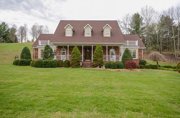 1st image of 719 Quail Hollow Dr