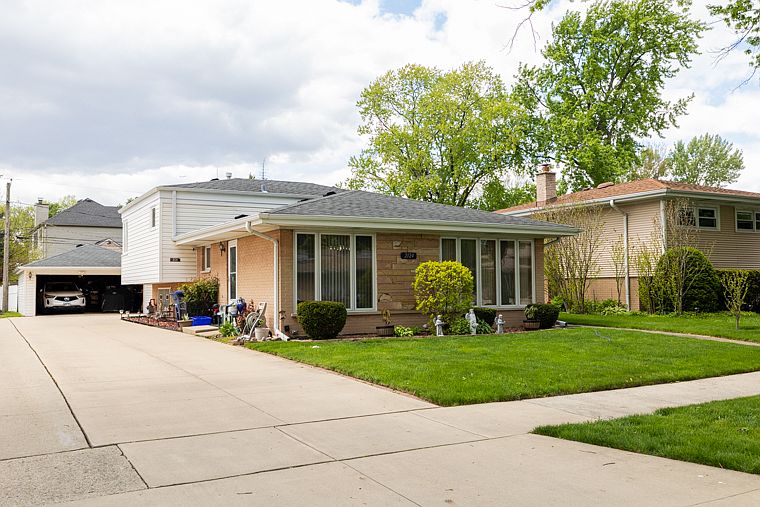 1st image of 2124 Westview Dr