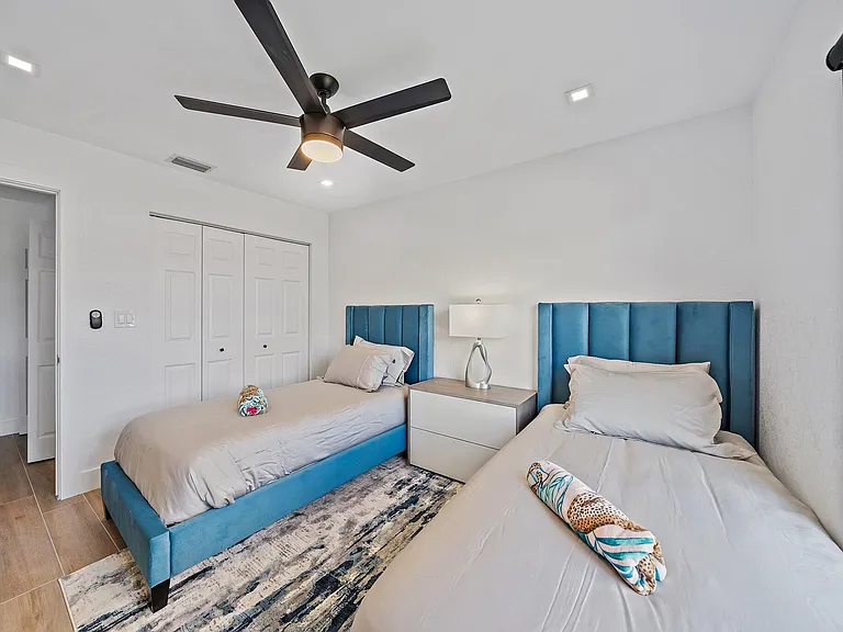 1878 Lynton Cir — Photo 29