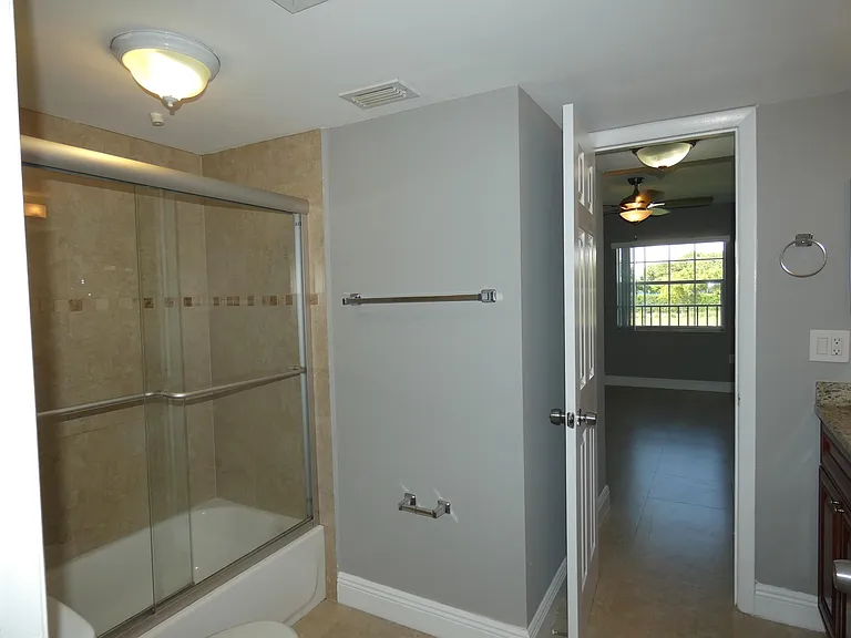 2841 N Oakland Forest Dr #207-1 — Photo 28
