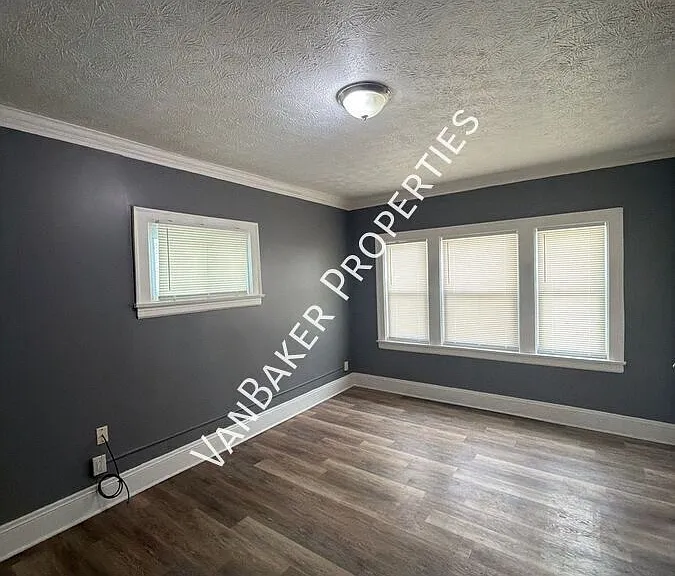 3498 Bosworth Rd #10 — Photo 9