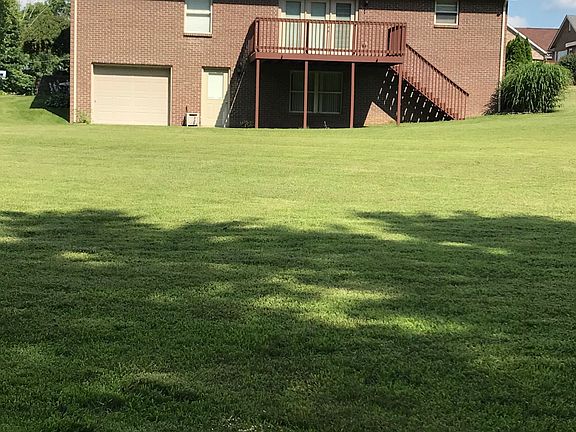 2nd image of 204 Creekside Cir