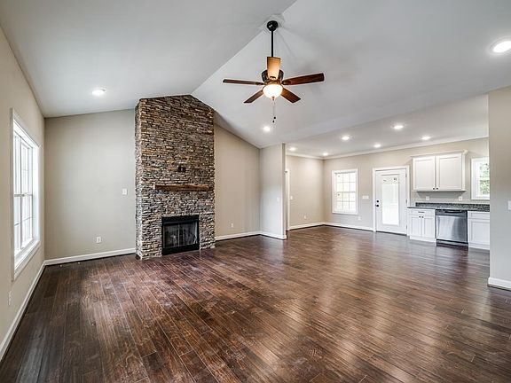 5th image of 3907 Stonewall Dr