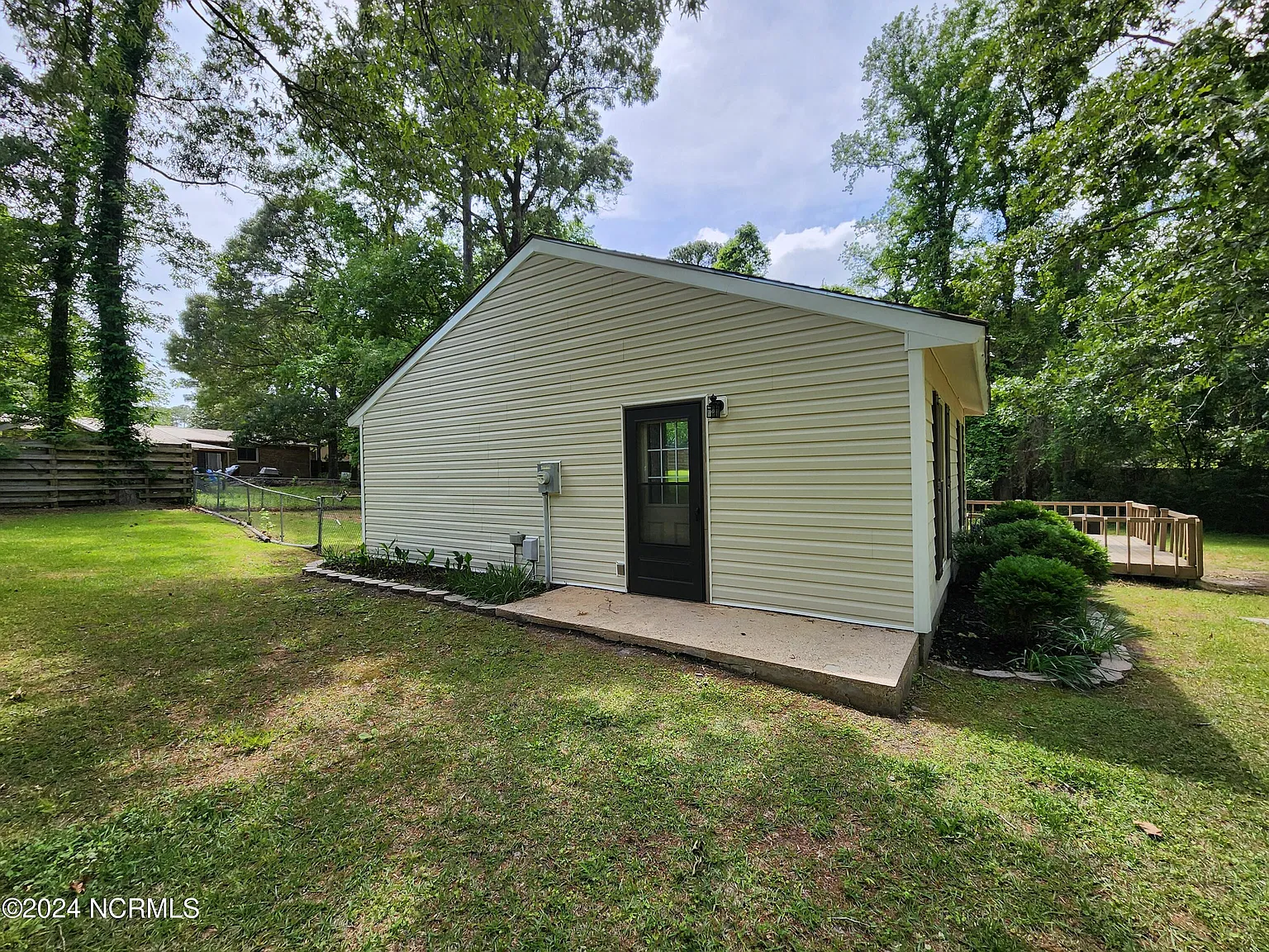 3 bed, 2.0 bath, $1,450 — Photo 3