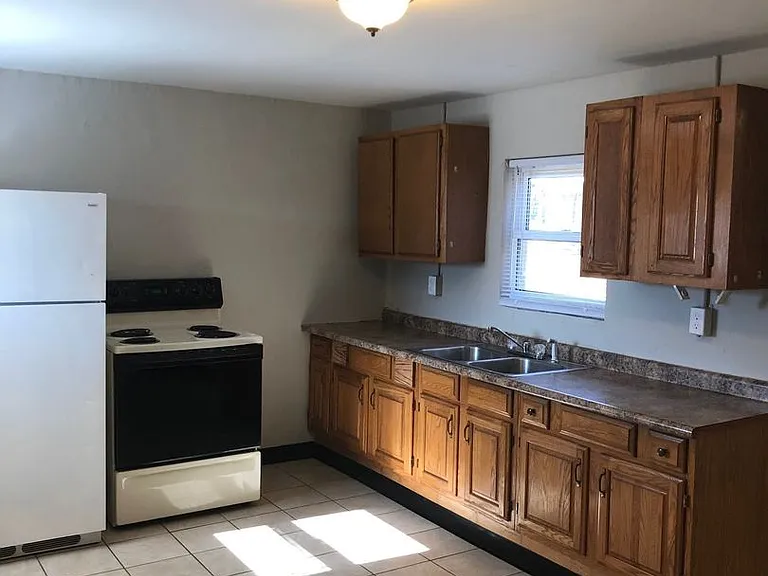 204 Courtyard Cir — Photo 54