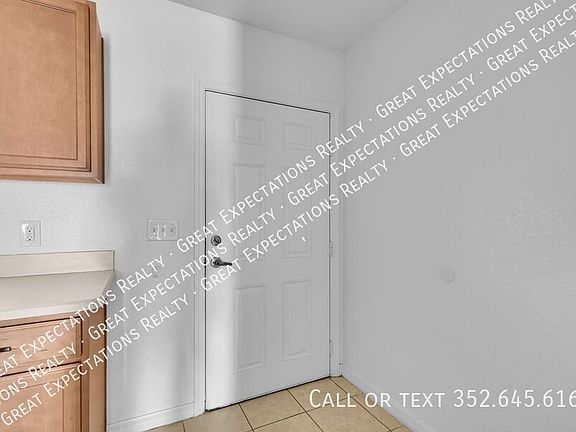 3rd image of 10583 SE 67th Ct