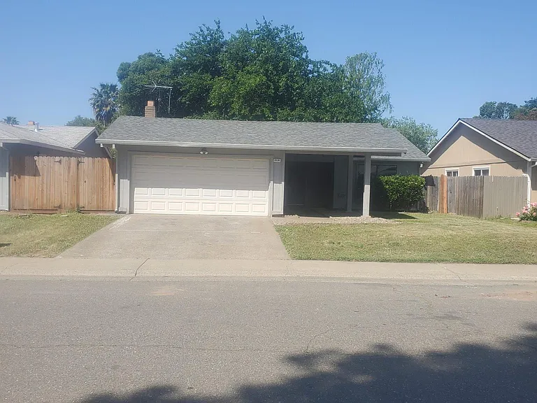 2434 Stokewood Way — Photo 1