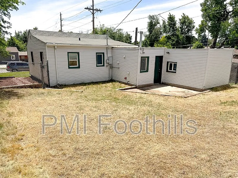 825 E Dartmouth Ave — Photo 17