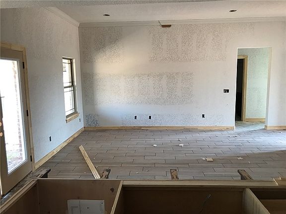 5th image of 800 NW 64th Ave