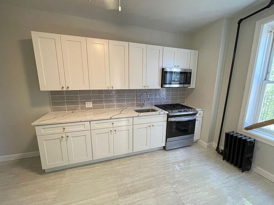 1st image of 9602 Jamaica Ave Floor 2