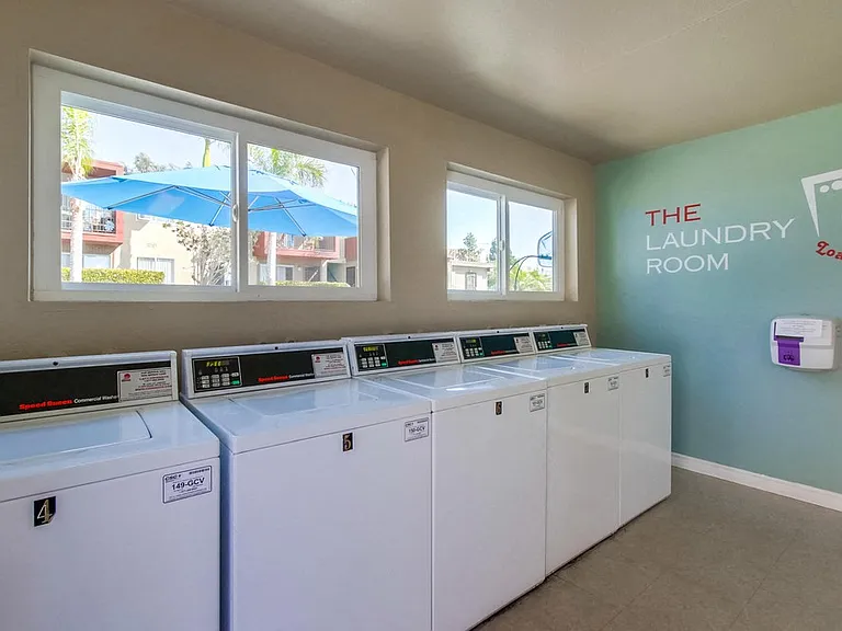 Mesa Vista Apartment Homes — Photo 12