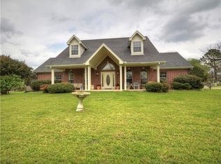 310 E 10th St, Elgin, TX 78621