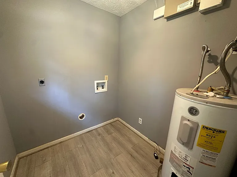 407 Southmoore Cir — Photo 7