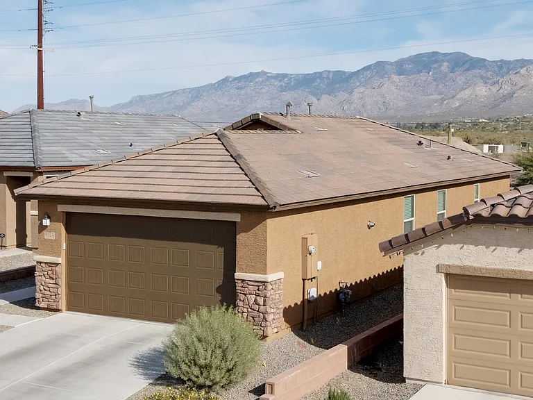 9324 N Agave Gold Rd — Photo 2