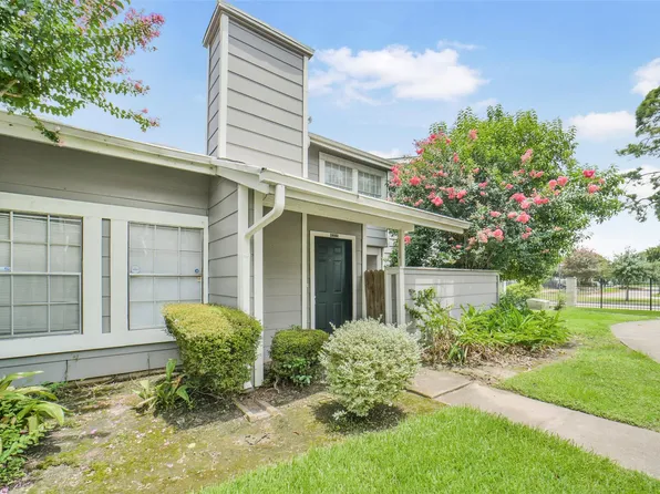 6333 Shadow Tree Dr, Houston, TX 77035