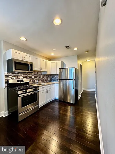 139 E North Ave #3 Photo 1