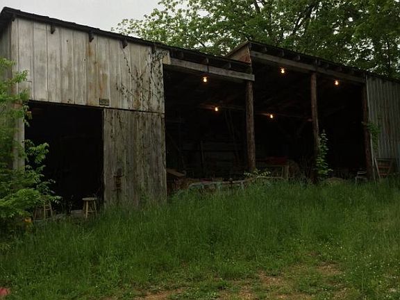 2nd image of 89 Isham Ln