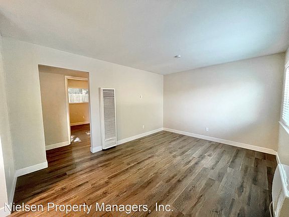 2nd image of 2517 Sierra Blvd