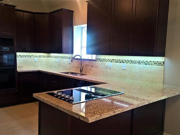 3rd image of 1103 Plantation Dr